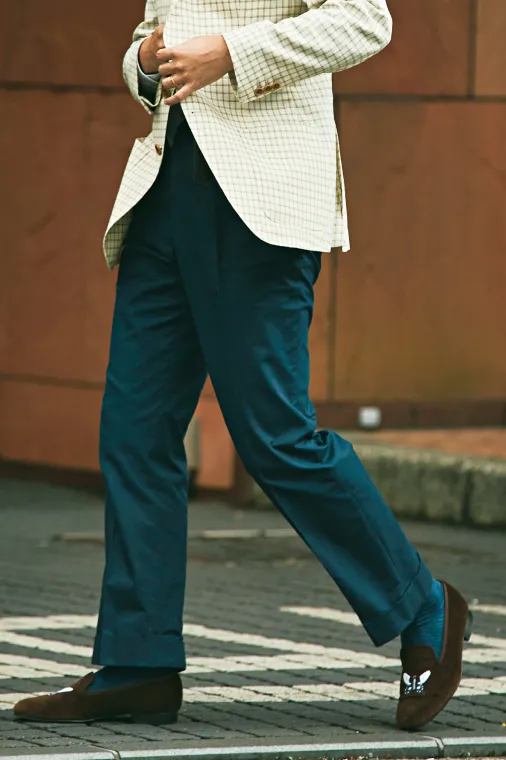 パンツを着た男性