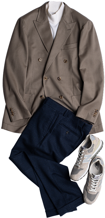 ベージュジャケットとネイビーパンツのコーディネート