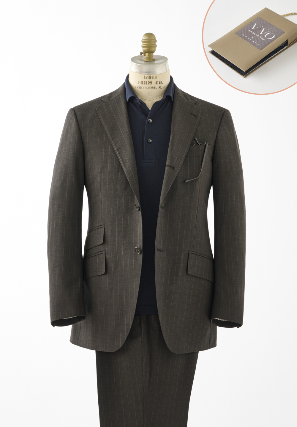 ブラウンピンストライプスーツ