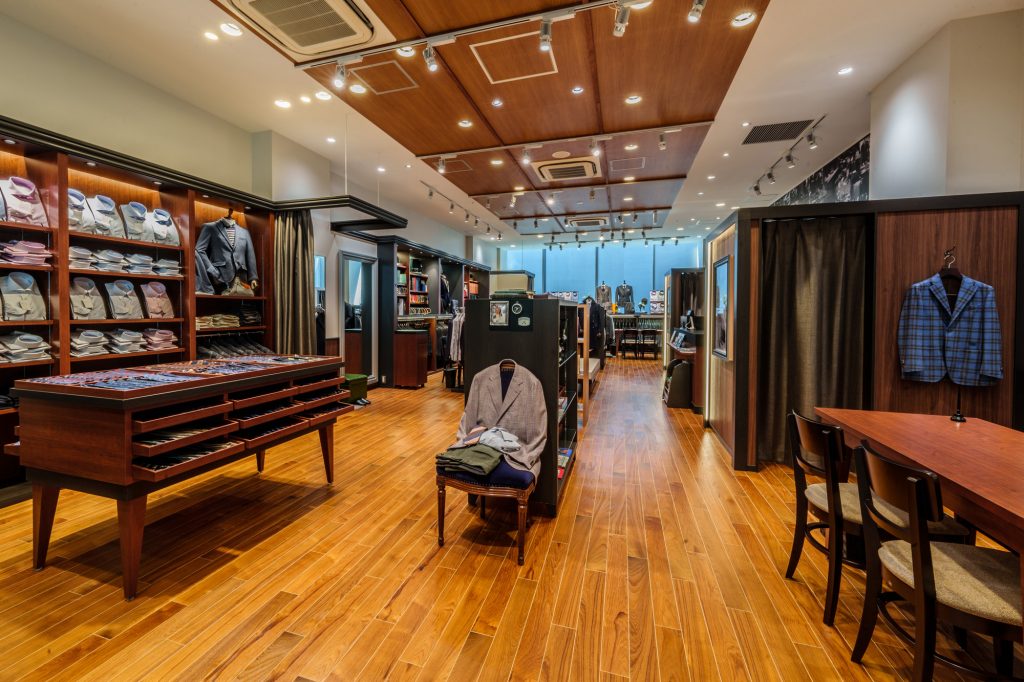 東京都千代田区でオーダースーツを買うなら麻布テーラーKITTE 丸の内店